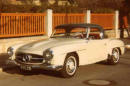 http://images.google.com/images?q=tbn:wvJrSObInO4:www.automobile-riekmann.com/magazin/Vom_Hobby_zum_Beruf/Mercedes_190_SL.jpg