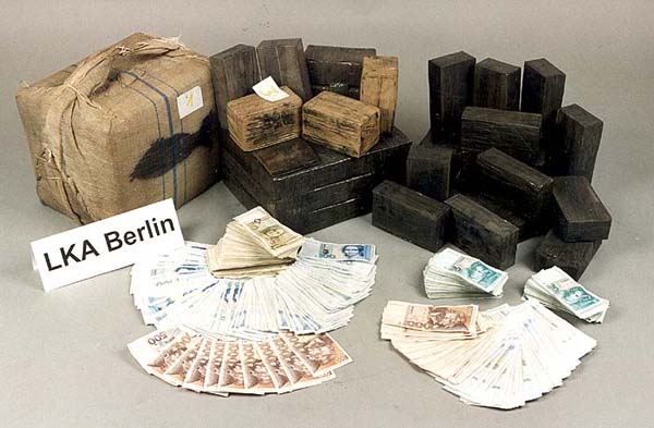 http://www.berlin.de/cms/disp/data/link/Polizei/Master/Pressestelle/Aktuelles/131101_LKAFoto///file_image01.jpg