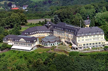 http://static.spiegel.de/img/0,1020,147194,00.jpg