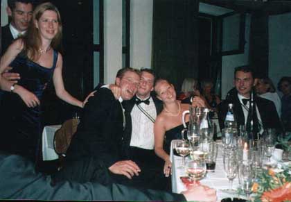 http://www.corps-saxonia.de/images/veranstaltungen/galerie/1/Ball_adH.jpg