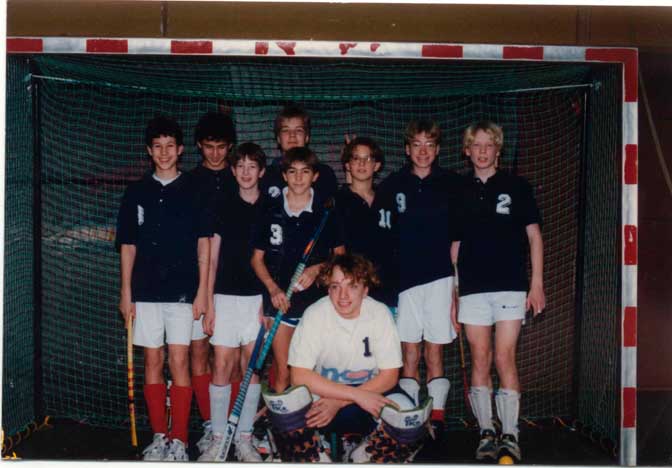 http://www.arkadien.org/hockey.jpg