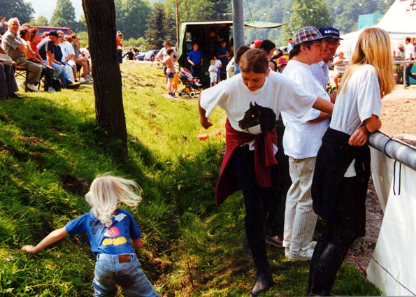 pool45a1.jpg (98397 Byte)